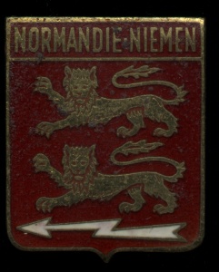 Нормандия неман цены. Нормандия Неман герб. Нормандия Неман эмблема. Нормандия Неман знак. Полк Нормандия Неман герб.